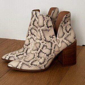 Snakeskin PU Leather Block Heel Ankle Bootie Steve Madden Size 7